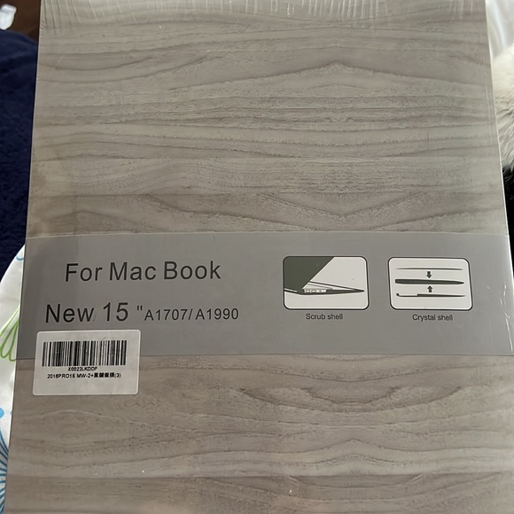 NWT hard shell cover for Mac Book 15” A1707/A1990 lap top - Picture 8 of 8